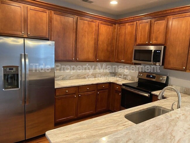 Building Photo - 1451 Hamlin Park Cir