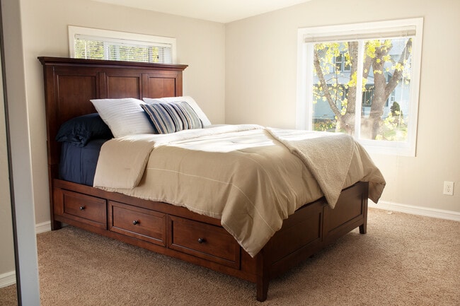 Bedroom - 220 S 14th St