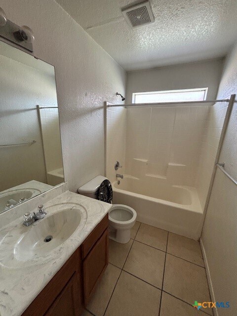 Building Photo - 3001 Cantabrian Dr