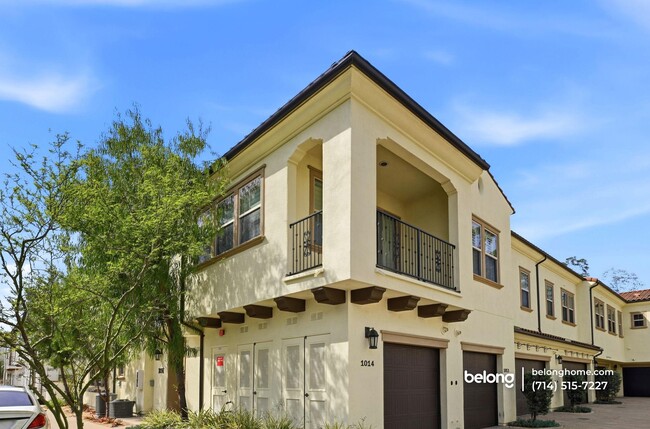 Building Photo - 1014 El Paseo