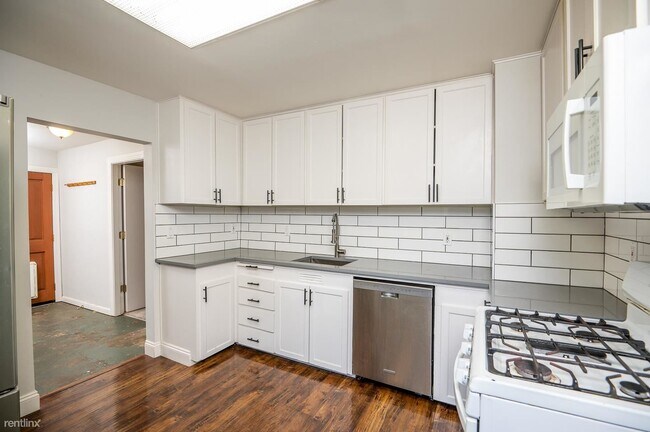 Building Photo - 1 br, 2 bath House - 8936 SW Terwilliger B...
