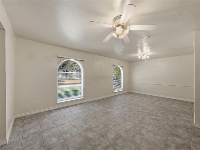 Foto del edificio - 1000 Windy Meadow Dr