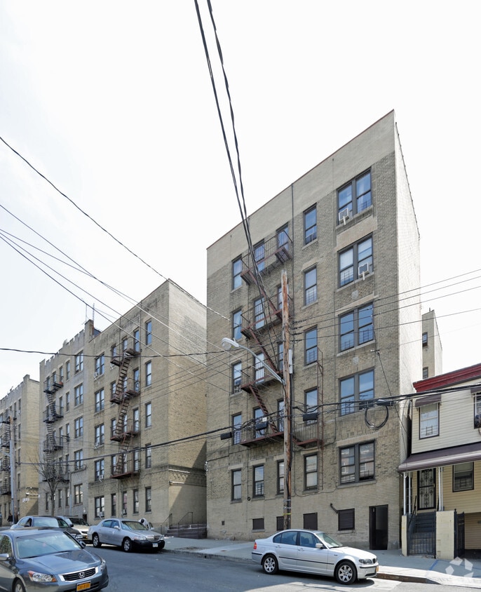 Primary Photo - 654 E 224th St