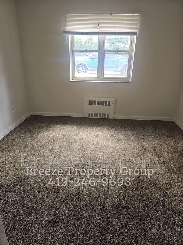 Foto del edificio - 2445 W Bancroft St