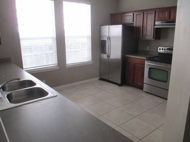 Building Photo - 3 Bed 2.5 Bath for rent in Harmony