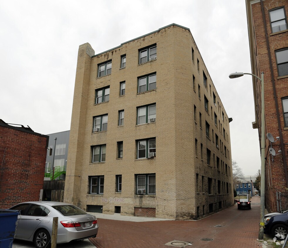Foto del edificio - 1216 10th St NW