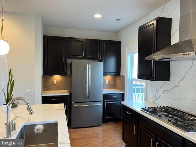Foto del edificio - 9624 Stockwell Ln