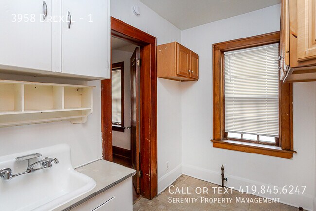 Building Photo - 3958 Drexel-1