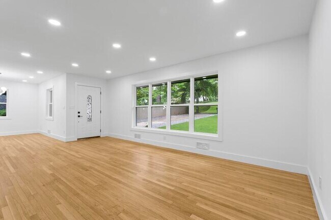 Building Photo - 3172 Rilman Rd NW