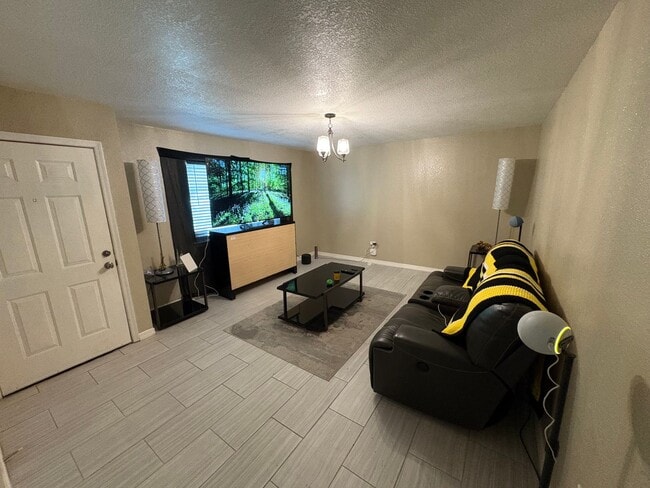 Building Photo - 2900 Schooner Dr