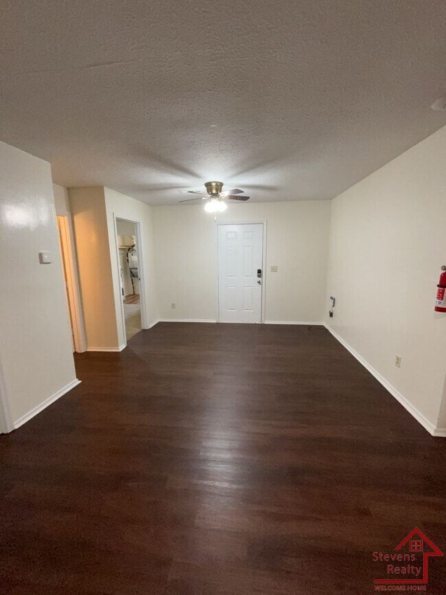 Foto del edificio - 29 Bybee Woods Dr