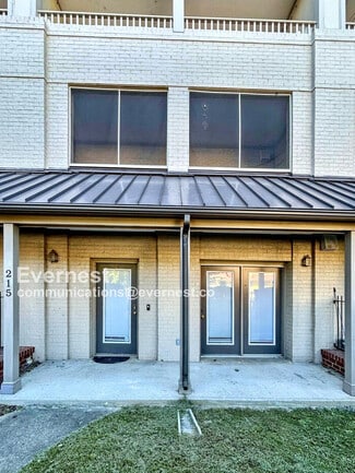 Building Photo - 215 N 19th St