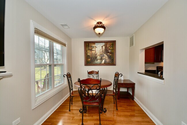 Foto del edificio - 35 Foxcroft Rd