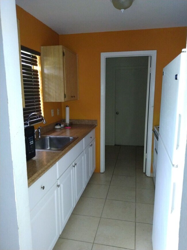 Foto del edificio - 2 bed 2 bath house for rent