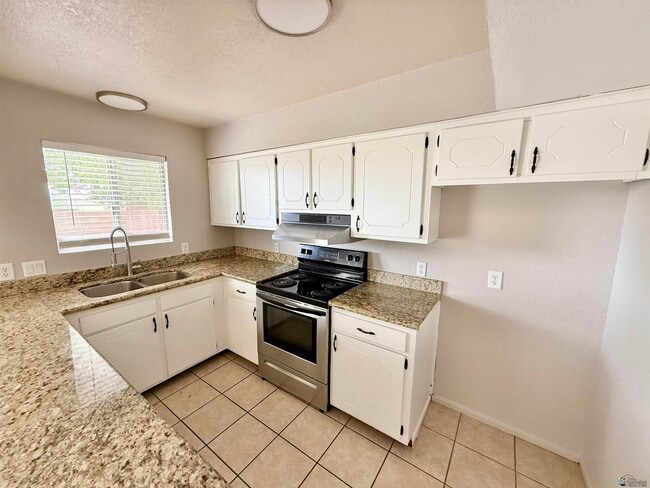 Building Photo - 2917 W 22nd St