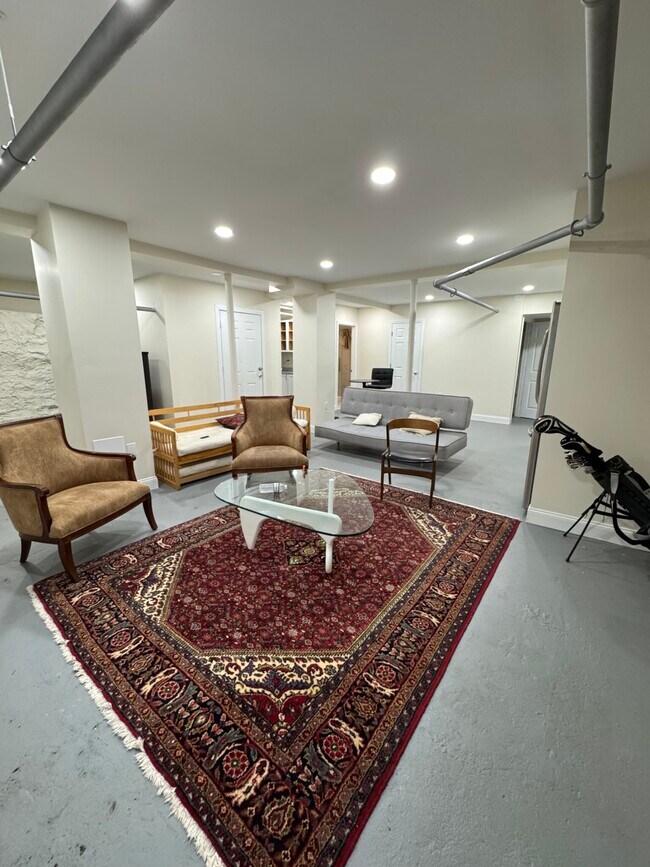 Building Photo - 30 Wadsworth St