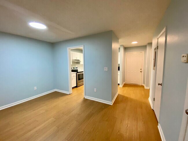 Building Photo - 1250 Chee Ln