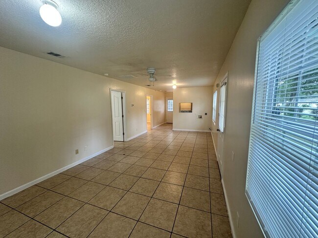 Foto del edificio - 2bed/1bath house!