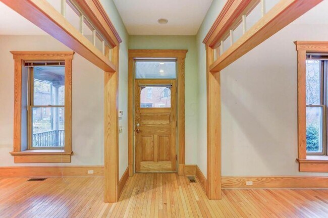 Building Photo - Wilber Ave 250 TNR