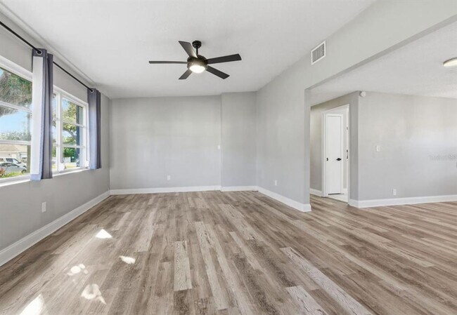 Foto del edificio - 7198 121st Way N