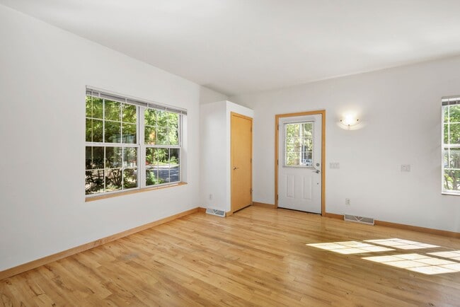 Living Room - 18 N Baldwin St