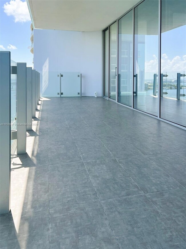 Foto del edificio - 700 NE 26th Terrace