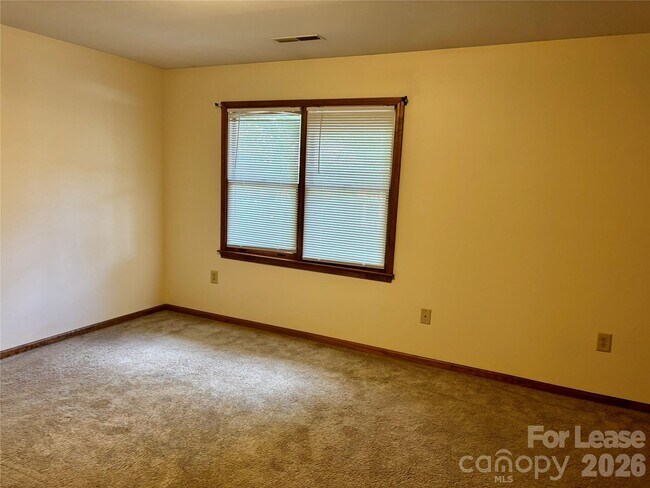 Foto del edificio - 163 Hillcrest Dr