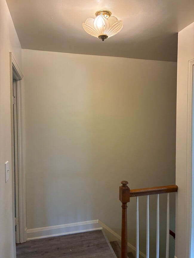 Building Photo - 549 Lucia Ave