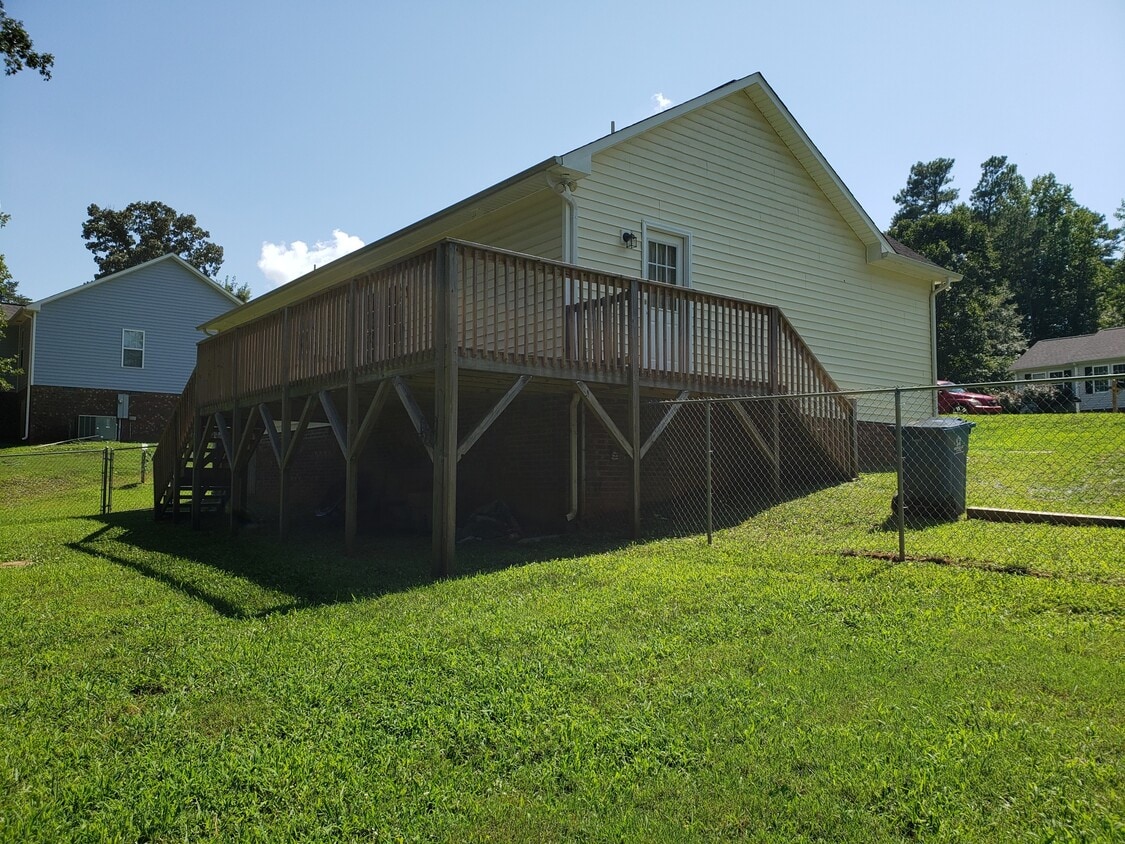 Building Photo - 1031 Jack Paris Ct