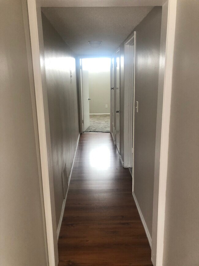 Foto del edificio - 1830 N Kingsley Dr