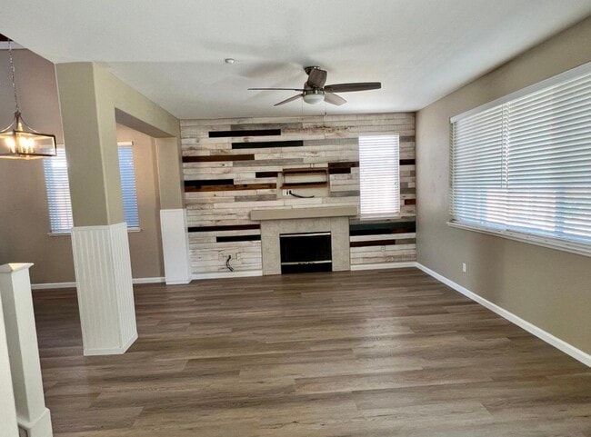 Building Photo - 6953 Bear Creek Dr