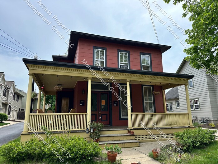 Primary Photo - East Hills Two Bedroom One Bathroom Lower ...