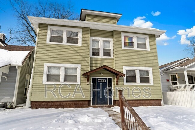 Foto del edificio - 412 N Bradley Ave