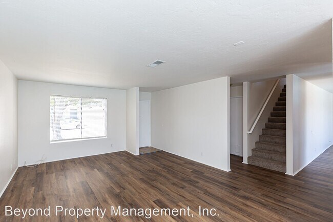 Building Photo - 5 br, 2.5 bath House - 9867 Via Francis