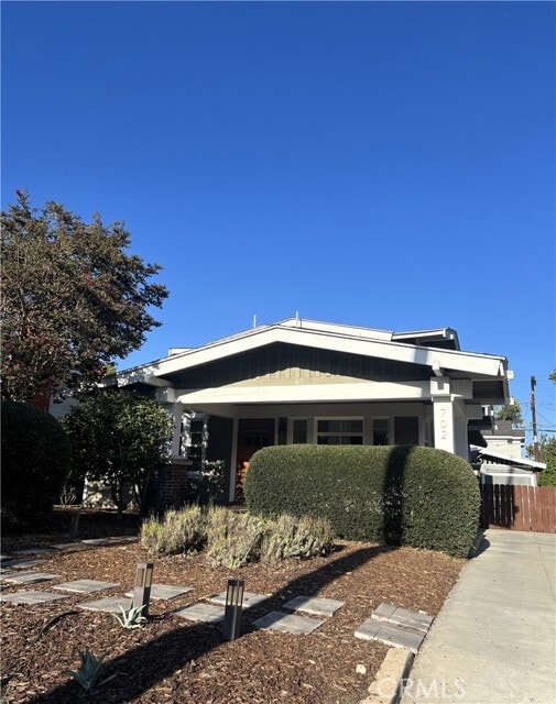 Building Photo - 702 N Bushnell Ave