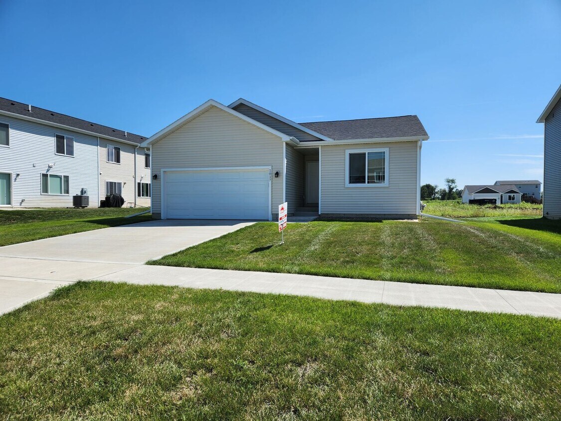 1017 Warren St, De Soto, IA 50069 House Rental in De Soto, IA