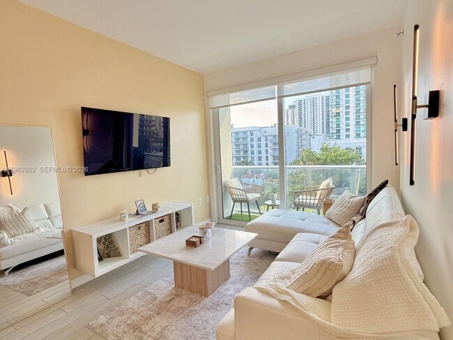 Foto del edificio - 321 NE 26th St