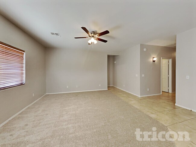 Building Photo - 2097 E Paso Fino Dr