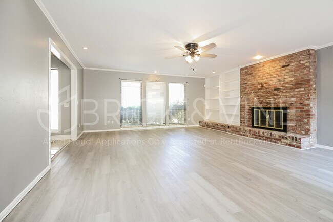 Foto del edificio - 524 Canyon Rd
