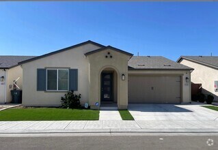 Building Photo - 6589 E Lamona Ave