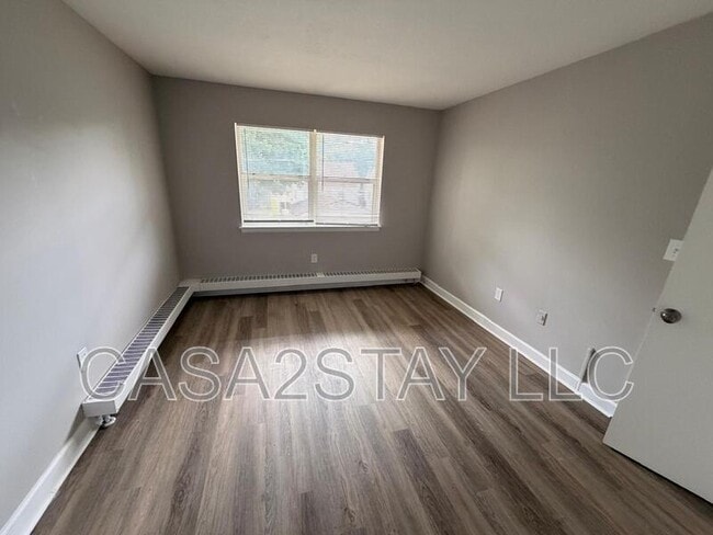 Building Photo - 2121 St Johns Pl