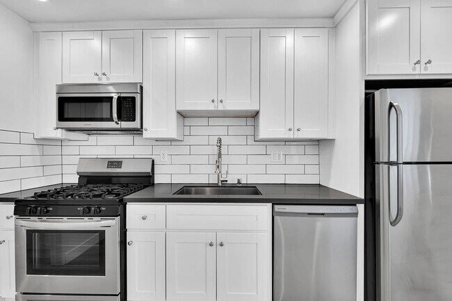 Foto del edificio - 1240 W 29th St