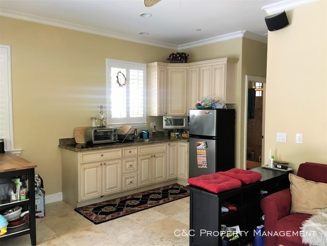 Building Photo - Guest House in Gorgeous Saratoga Neighborhood