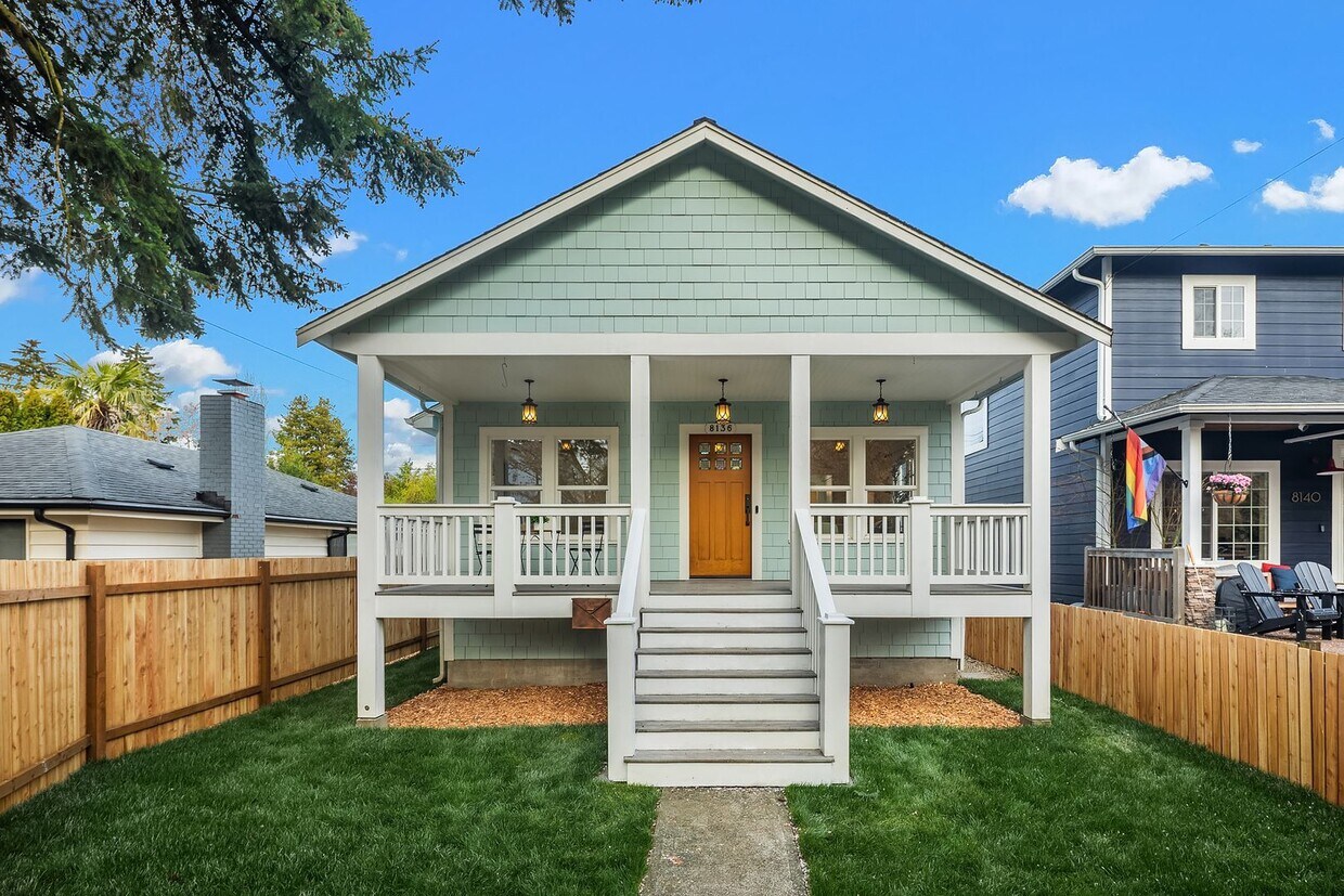 Foto principal - Timeless Elegant 4 Bedroom Craftsman Home ...