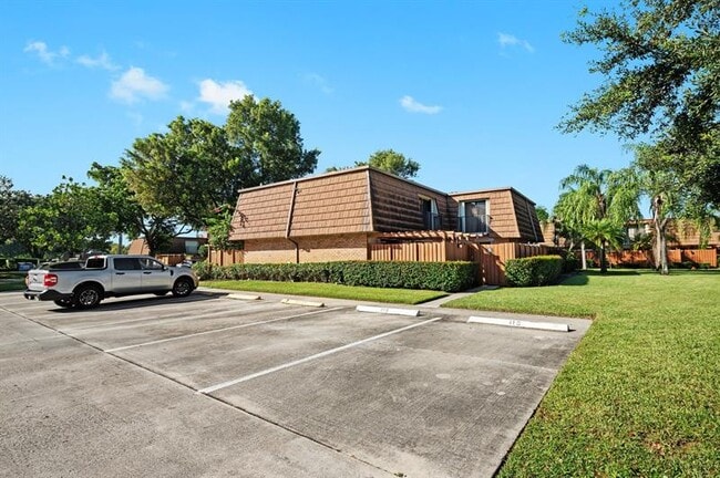 Building Photo - 9107 SW 20th St