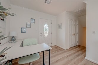 Building Photo - 510 Surf Oaks Dr