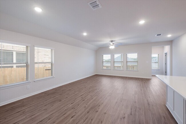 Foto del edificio - 1641 Couser Ave