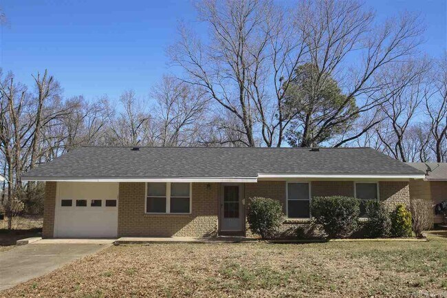 Building Photo - 31 Elmhurst Dr