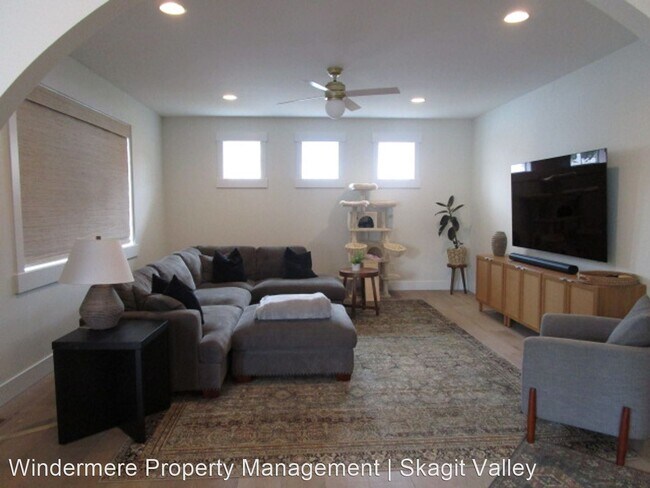 Building Photo - 4 br, 2.5 bath House - 24147 Nookachamp Hi...
