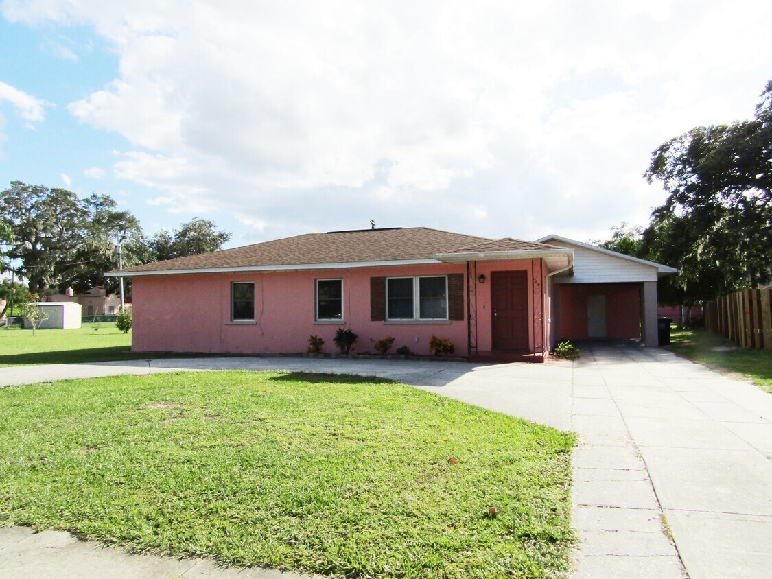 Primary Photo - 606 Lorraine Cir